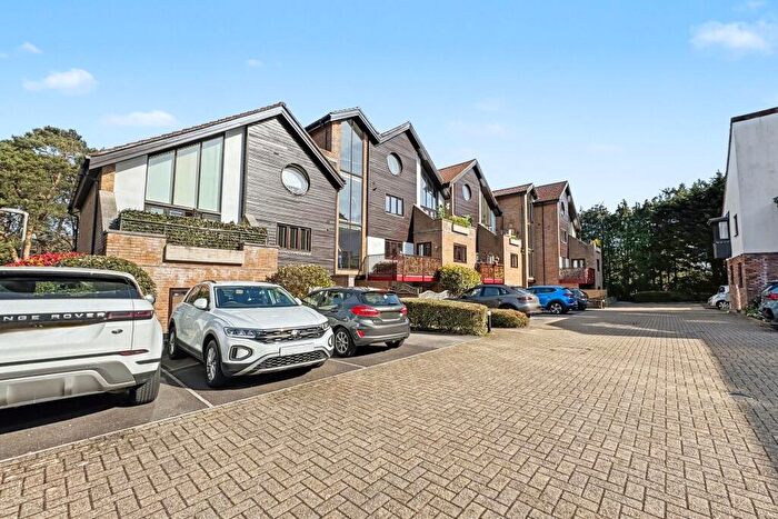 2 Bedroom Flat For Sale In Ferndown, BH22
