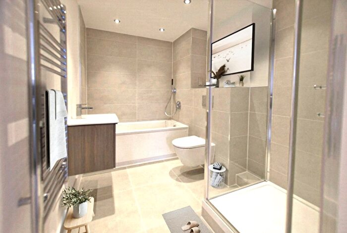 2 Bedroom Flat For Sale In Eldon Park, South Norwood, SE25