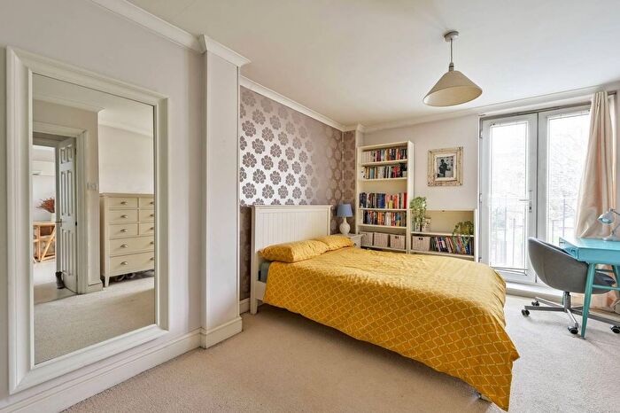 1 Bedroom Flat For Sale In Clapham Road, Clapham, London, SW9