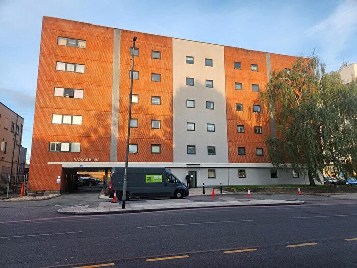 2 Bedroom Flat To Rent In London Road, London, SW16