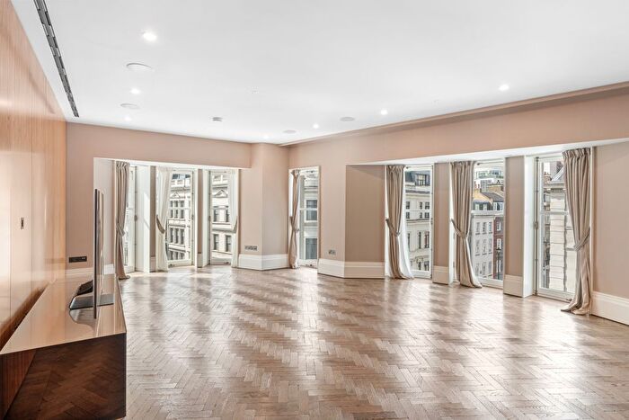 3 Bedroom Flat To Rent In Brook Street, London, W1S