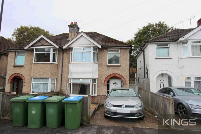 5 Bedroom Semi-Detached House To Rent In Chamberlain Road, Southampton, SO17