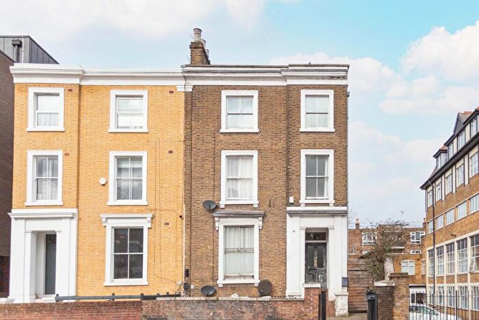 2 Bedroom Apartment For Sale In Lea Bridge Road, London, E5