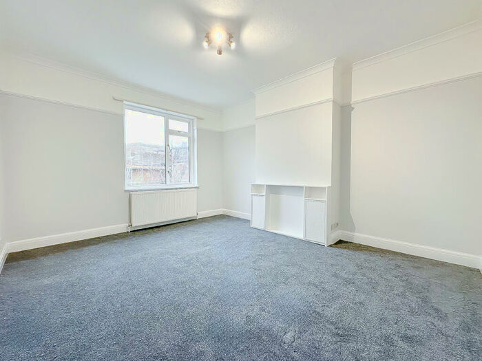 2 Bedroom Flat To Rent In Denzil Road, Wilesden Green, NW10