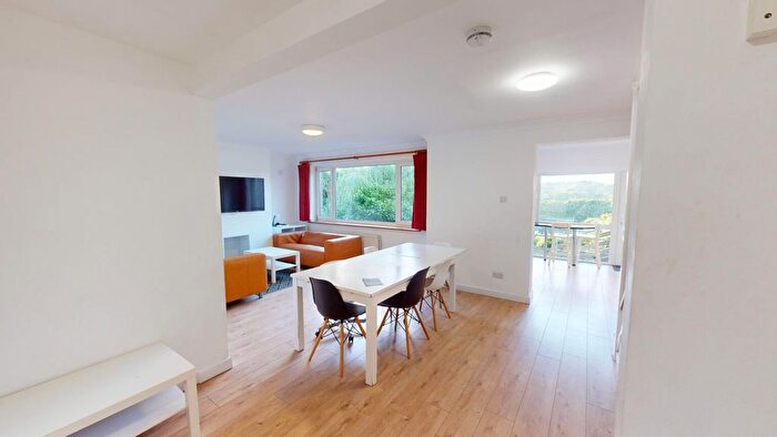 6 Bedroom Semi-Detached House To Rent In Mayorswell Close, Durham, DH1