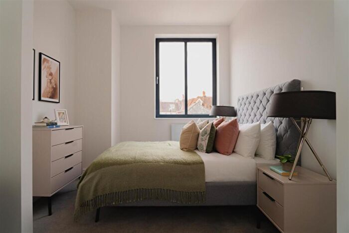 2 Bedroom Apartment To Rent In Bancroft Road, Reigate, RH2