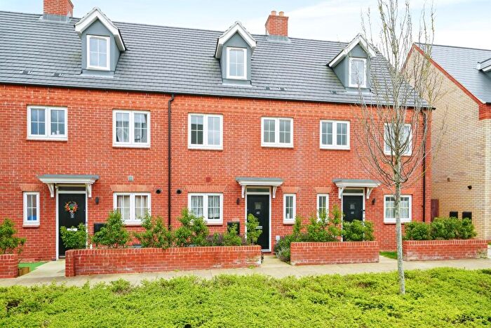 4 Bedroom Terraced House For Sale In Ludlow Road, Bicester, OX26