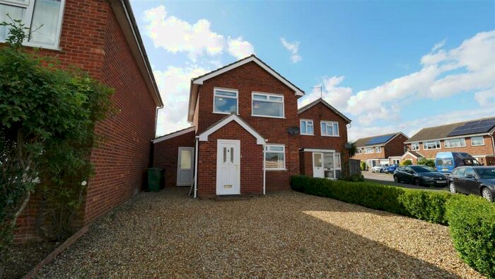 3 Bedroom Detached House To Rent In Locksgate, Somersham, PE28