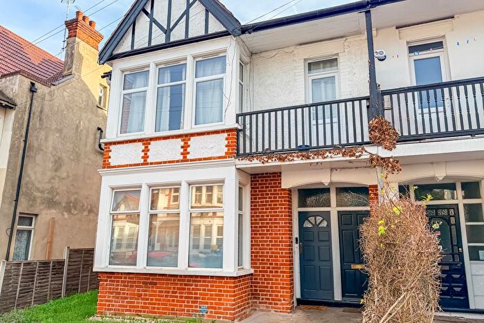 2 Bedroom Flat For Sale In Ramuz Drive, Westcliff-on-Sea, SS0