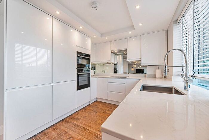 2 Bedroom Flat To Rent In Fulham Road, Chelsea, London, SW3