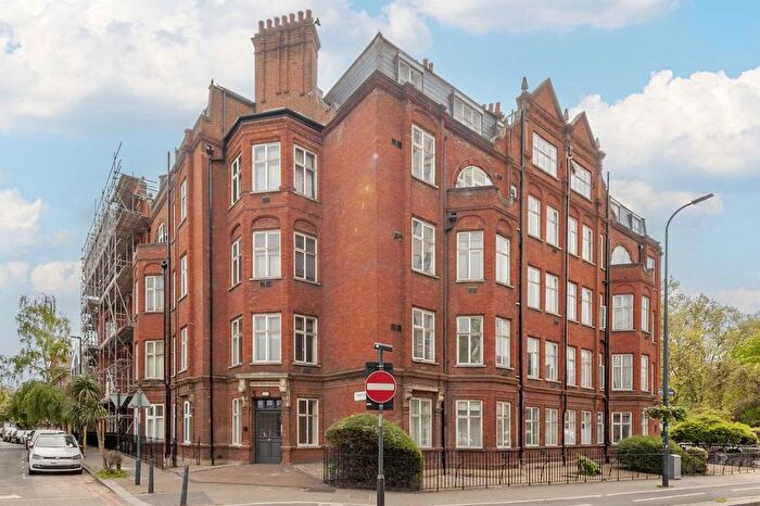 3 Bedroom Flat To Rent In South Lambeth Road, London, SW8