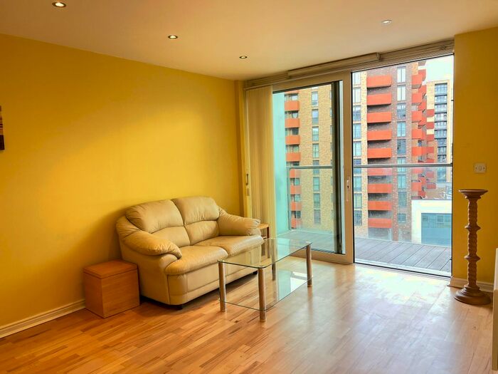 2 Bedroom Flat To Rent In Blenheim Centre, Hounslow, TW3