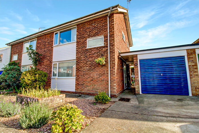 2 Bedroom Semi Detached House For Sale In Allington Close, Ipswich, IP4