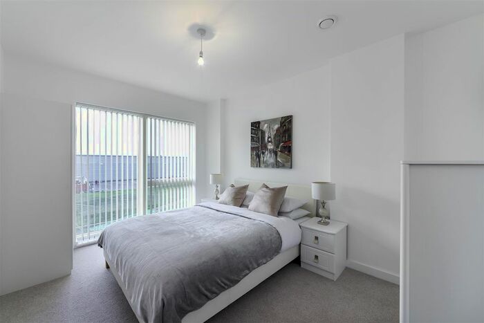 1 Bedroom Flat To Rent In Bawley Court, Magellan Boulevard, Royal Docks, London, E16