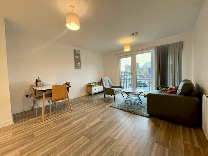 2 Bedroom Apartment For Sale In Washington Apartments, Lexington Gardens, B15