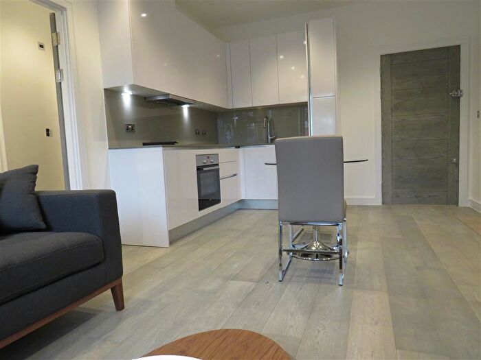 2 Bedroom Apartment To Rent In Bath Road, Slough, SL1