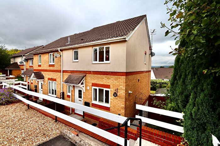3 Bedroom Terraced House For Sale In St. Andrews Drive, Pontllanfraith, NP12