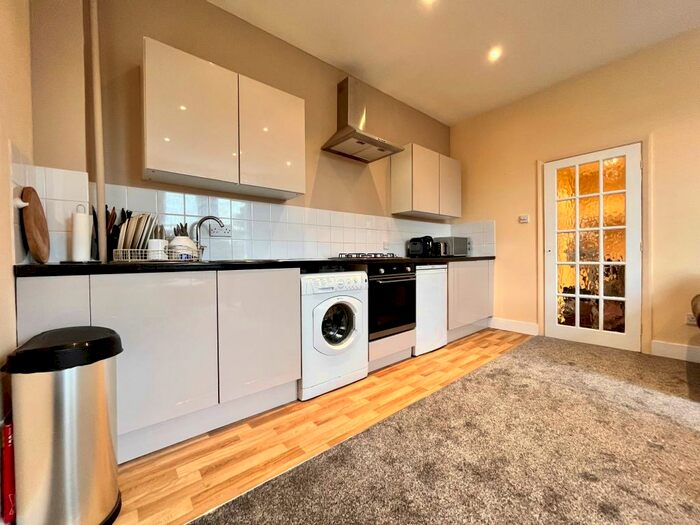 1 Bedroom Flat To Rent In Elm Road, BR3