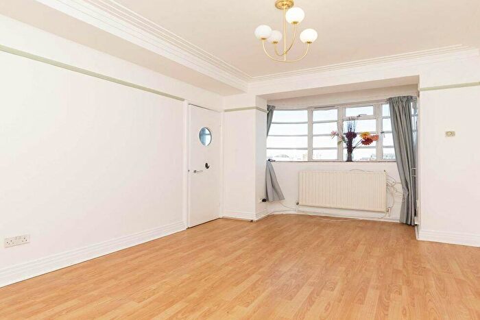 1 Bedroom Flat To Rent In Mornington Crescent, Camden, NW1
