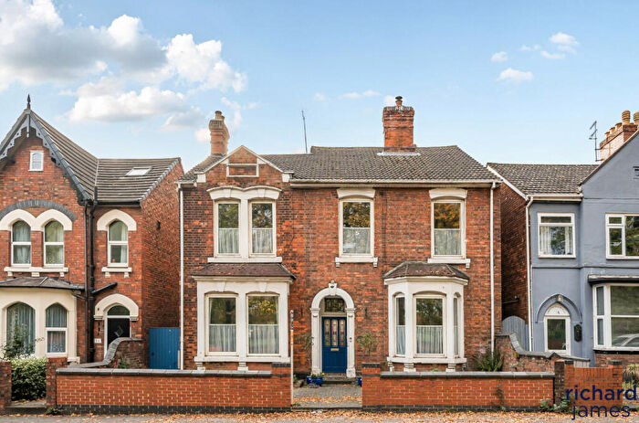 5 Bedroom Detached House For Sale In Park Lane, Swindon, SN1