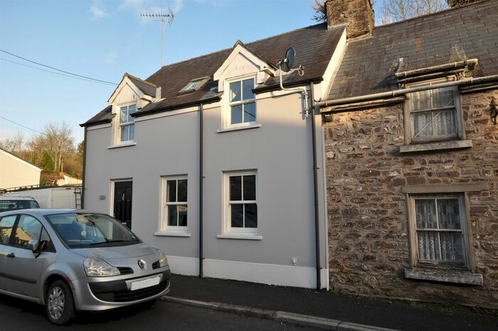 3 Bedroom End Of Terrace House For Sale In Clifton Street, Laugharne, Carmarthen, SA33