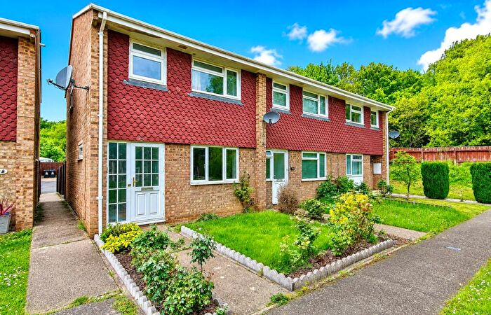 3 Bedroom End Of Terrace House For Sale In Paddocks Mead, Goldsworth Park, Woking, Surrey, GU21