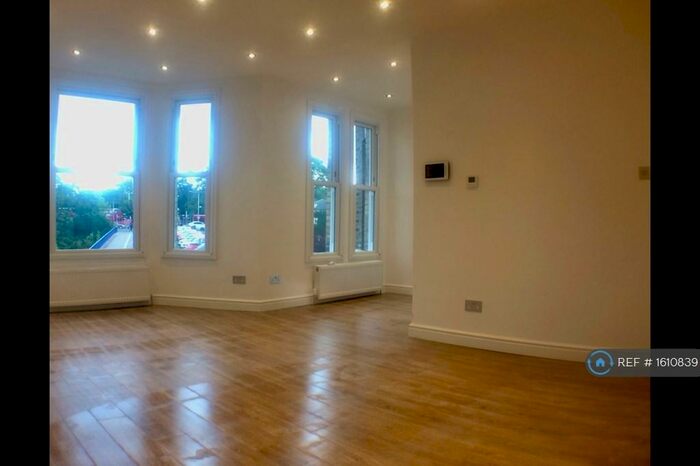 2 Bedroom Flat To Rent In Farquhar Rd, London, SE19