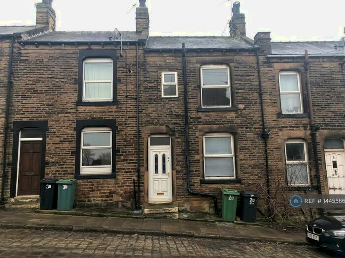 2 Bedroom Terraced House To Rent In Dartmouth Avenue, Leeds, LS27