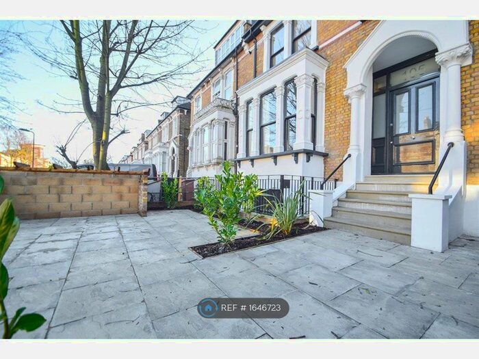 2 Bedroom Flat To Rent In Queens Drive, London, N4
