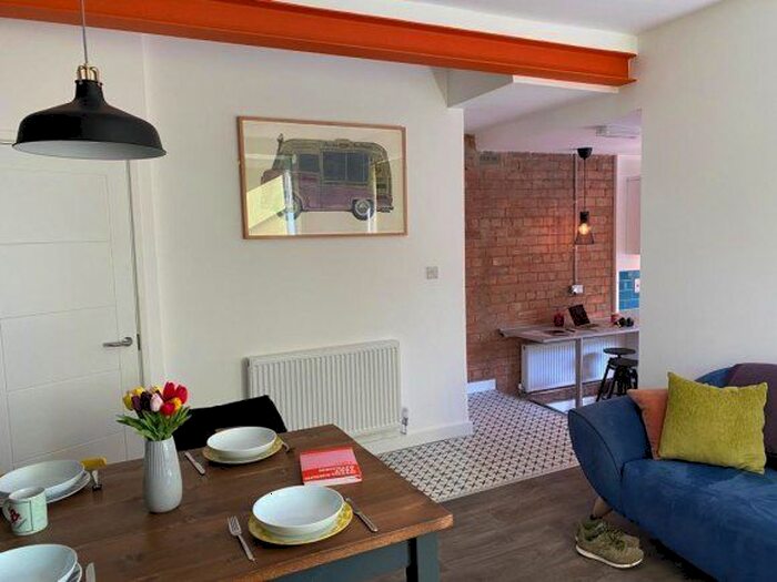 8 Bedroom End Of Terrace House To Rent In Bournbrook Road, Birmingham, West Midlands, B29