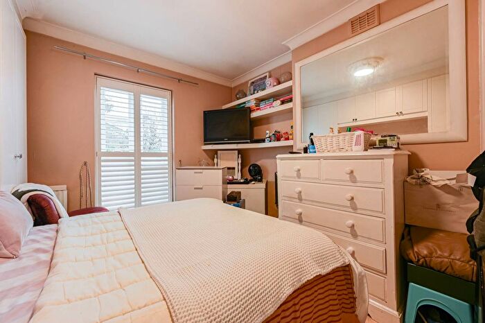 2 Bedroom Flat For Sale In Breer Street, South Park, London, SW6