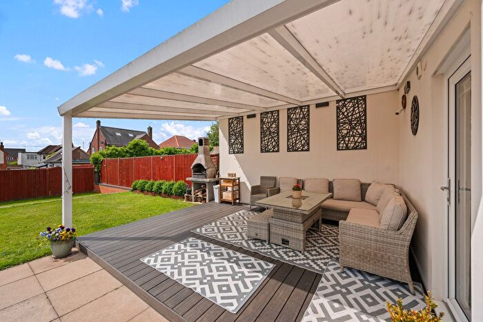 4 Bedroom Semi-Detached House For Sale In Shelley Road, Kettering, NN16