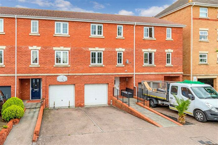 4 Bedroom Town House For Sale In Fenners Marsh, Gravesend, Kent, DA12