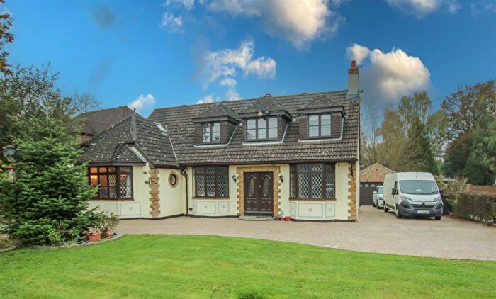 5 Bedroom Detached House For Sale In Nags Head Lane, Brentwood, CM14