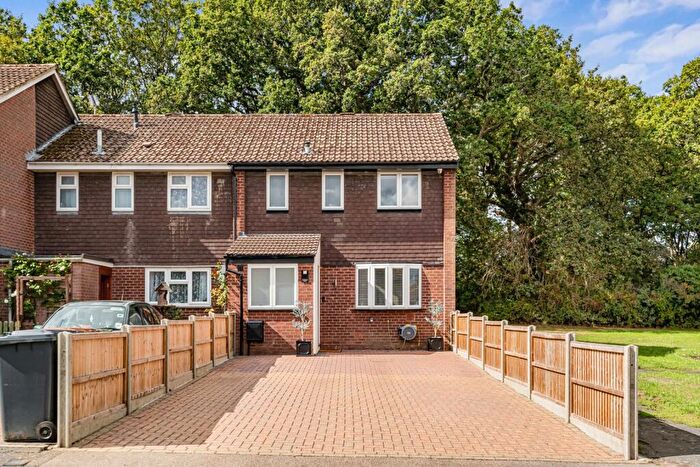 3 Bedroom End Of Terrace House For Sale In Wildfield Close, Wood Street Village, Guildford, Surrey, GU3