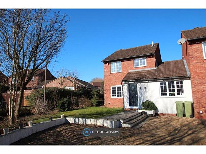 4 Bedroom Detached House To Rent In Clay Hill, Two Mile Ash, Milton Keynes, MK8