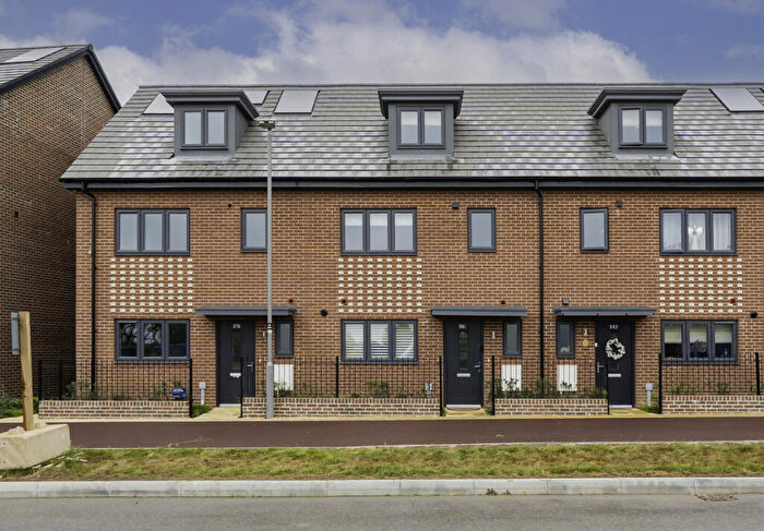 4 Bedroom Terraced House To Rent In Barrosa Way, Milton Keynes, MK8