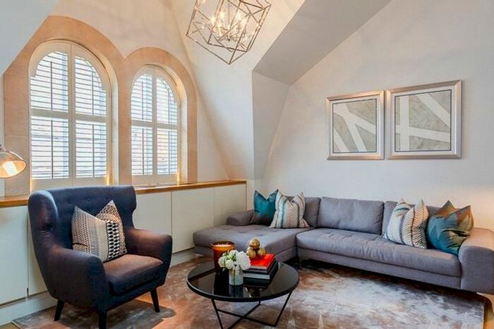 3 Bedroom Flat To Rent In Green Street, London, W1K