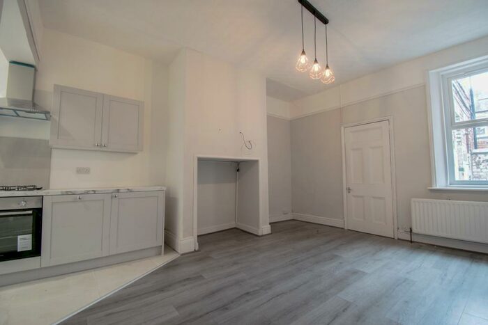 3 Bedroom Flat To Rent In Mayfair Road, Jesmond, Newcastle Upon Tyne, NE2