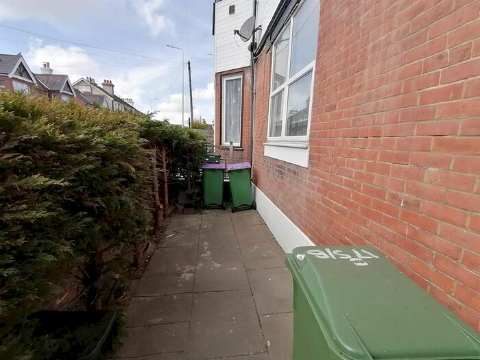 1 Bedroom Flat To Rent In Seabrook Road, Hythe, Kent CT21