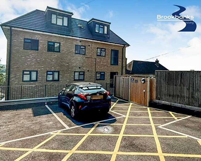 1 Bedroom Flat To Rent In Beacon Road, Chatham, Kent, ME5