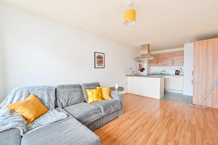 1 Bedroom Flat For Sale In Vellum Court, Hillyfield, London, E17