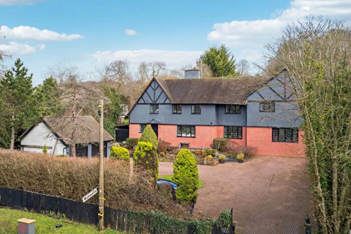 6 Bedroom Detached House For Sale In Amersham Road, Chalfont St Peter, Gerrards Cross, SL9