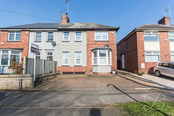 3 Bedroom Semi-Detached House For Sale In Shaftsbury Avenue, Mansfield, NG19