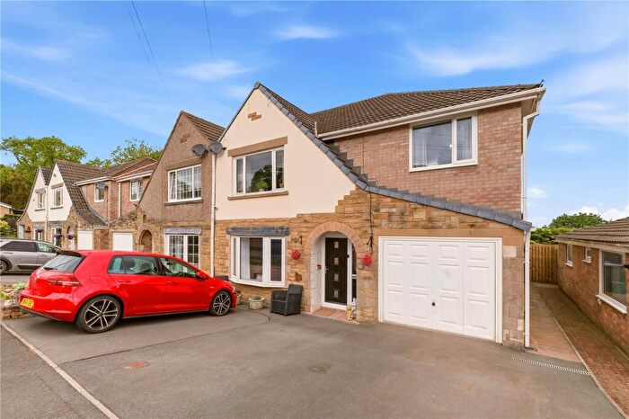 4 Bedroom Semi-Detached House For Sale In Sycamore Way, Barnoldswick, Lancashire, BB18