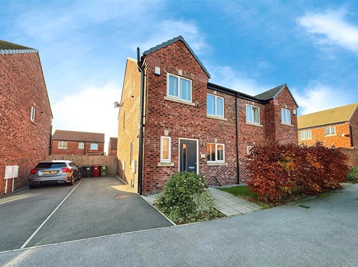 3 Bedroom Semi-Detached House For Sale In Rowan Road, Clowne, Chesterfield, S43