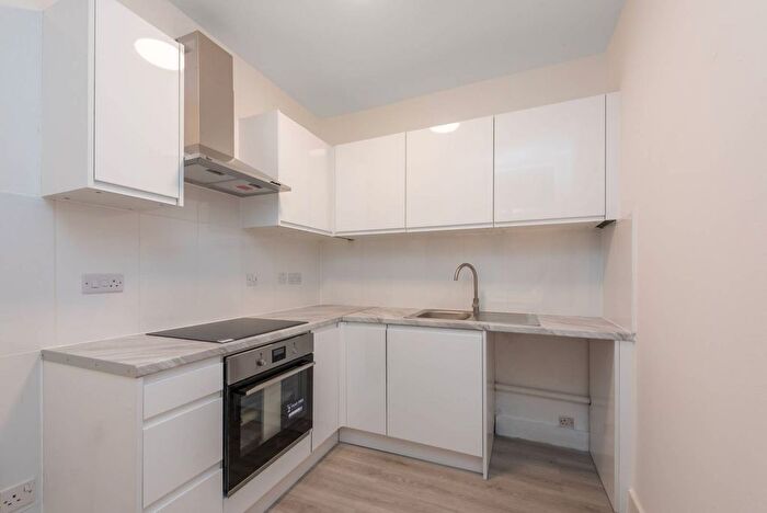 2 Bedroom Flat For Sale In Loveridge Road, West Hampstead, London, NW6