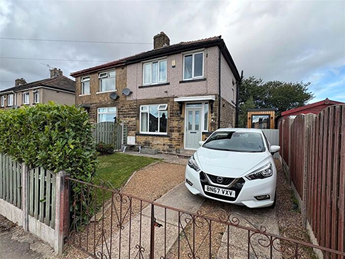 3 Bedroom Semi-Detached House For Sale In Weston Avenue, Queensbury, BD13