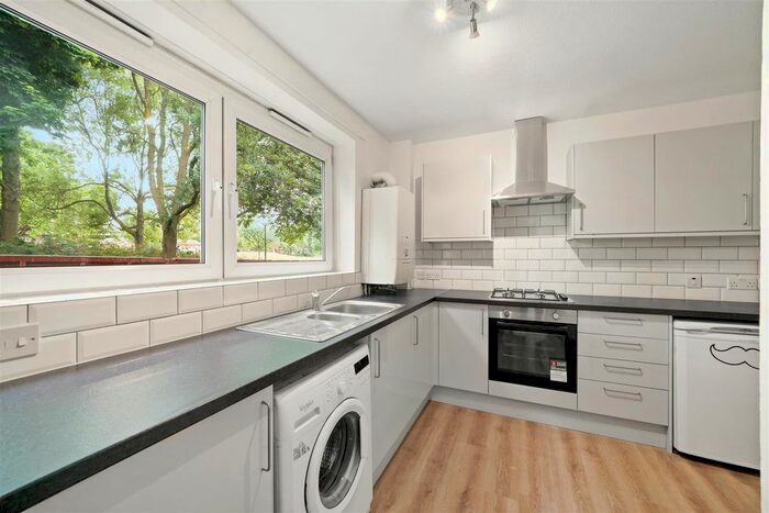 2 Bedroom Flat To Rent In Bourne Terrace, W2