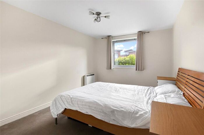1 Bedroom Apartment For Sale In Kelvin Gate, Bracknell, Berkshire, RG12